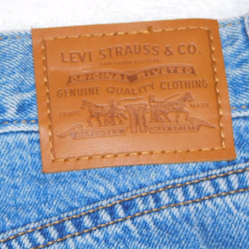 Levi's High Loose Light Blue High-Waist Denim Jean Shorts - Picture 8 of 9